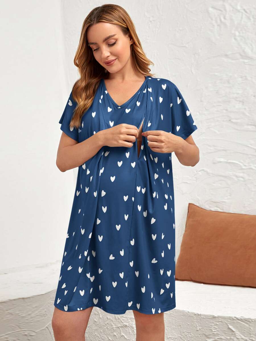 Maternity Heart Print V Neck Nursing Nightdress - Loose Batwing Short Sleeve Sleepwear in Navy Blue