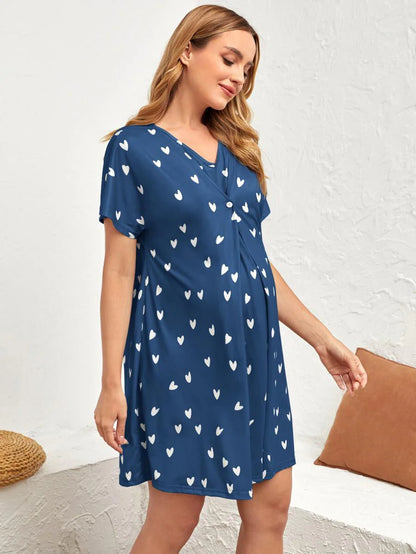 Maternity Heart Print V Neck Nursing Nightdress - Loose Batwing Short Sleeve Sleepwear in Navy Blue