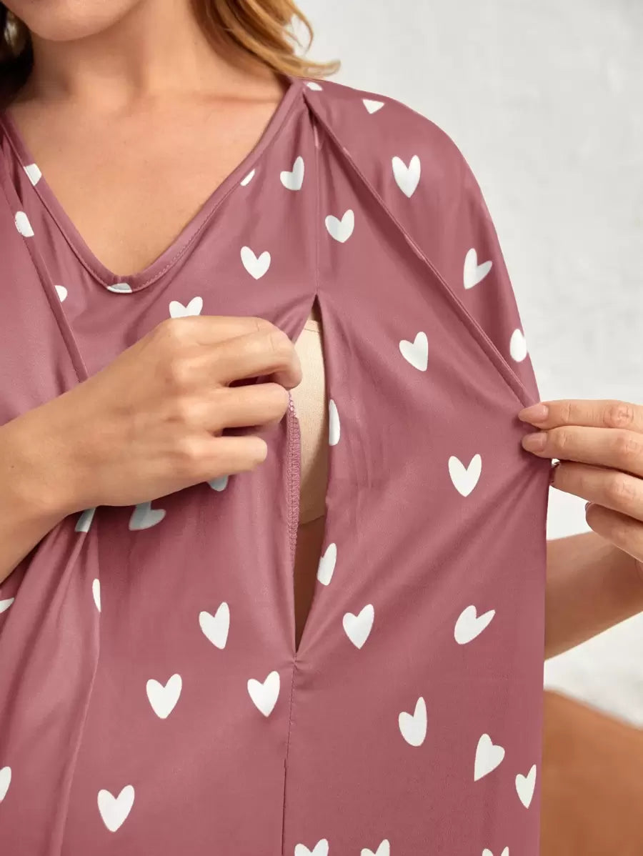 Maternity Heart Print V Neck Nursing Nightdress - Loose Batwing Short Sleeve Sleepwear in Navy Blue