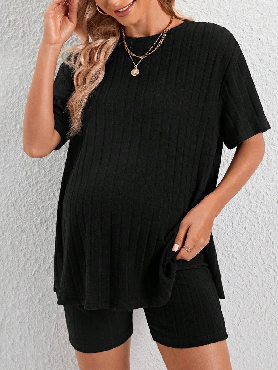 Maternity Violet Purple Round Neck Short Sleeve Tee and Biker Shorts Set, Loose Fit Pocket Pregnancy Loungewear Outfit