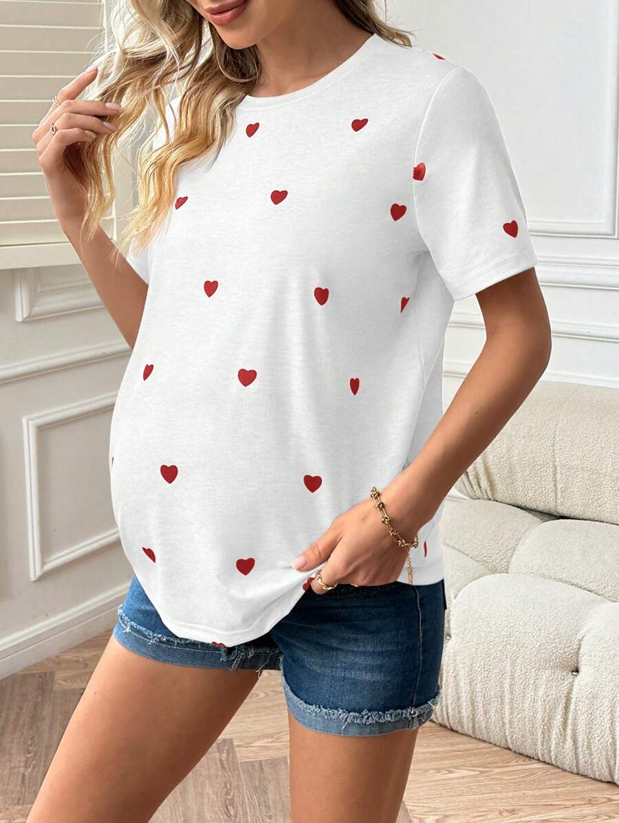 Maternity Heart Print Short Sleeve Round Neck T-Shirt in Mauve Purple, Casual Asymmetrical Hem Pregnancy Top for Valentine's Day