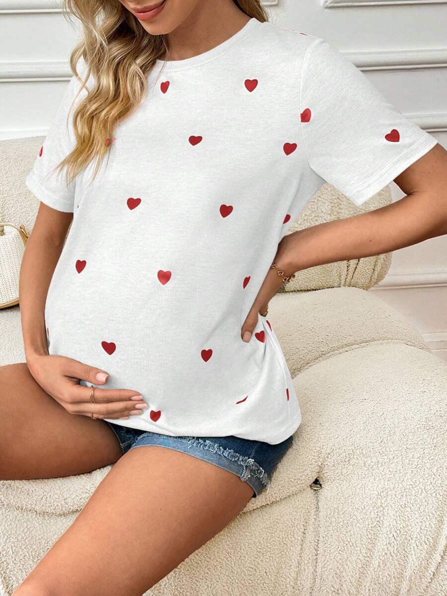 Maternity Heart Print Short Sleeve Round Neck T-Shirt in Mauve Purple, Casual Asymmetrical Hem Pregnancy Top for Valentine's Day