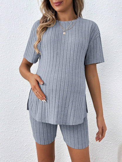 Maternity Violet Purple Round Neck Short Sleeve Tee and Biker Shorts Set, Loose Fit Pocket Pregnancy Loungewear Outfit