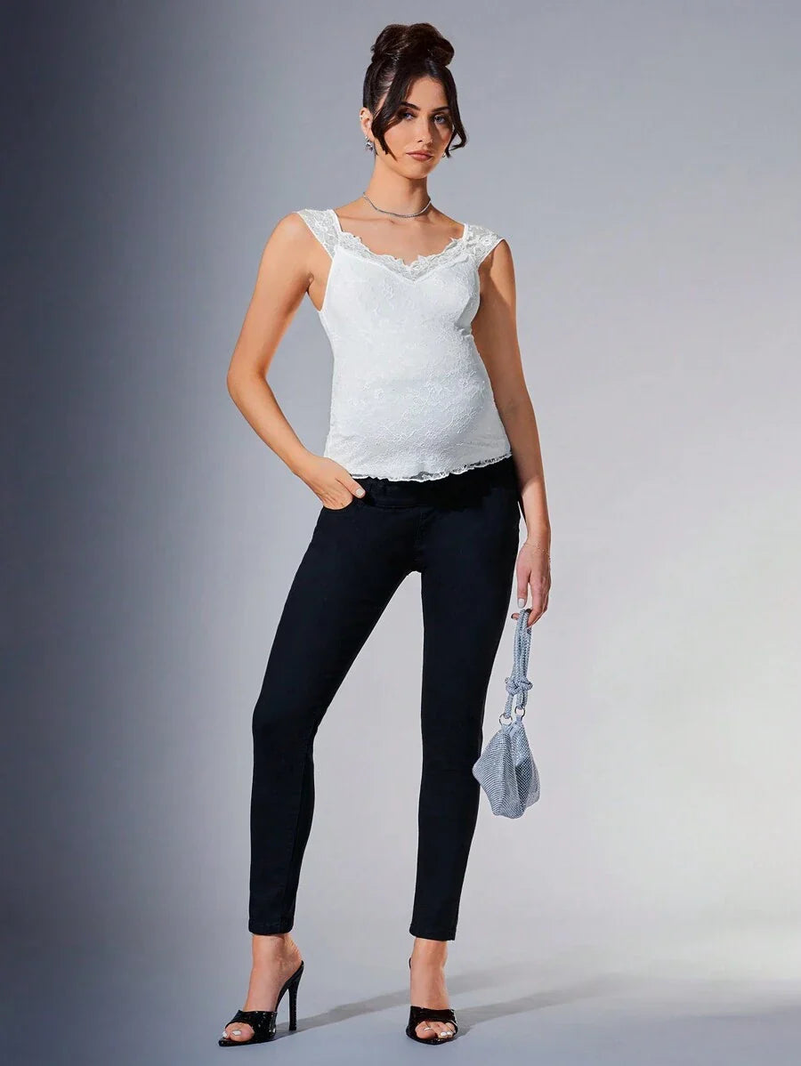 Elegant Lace Round Neck Cap Sleeve Maternity T-Shirt - Comfortable Longline Pregnancy Top