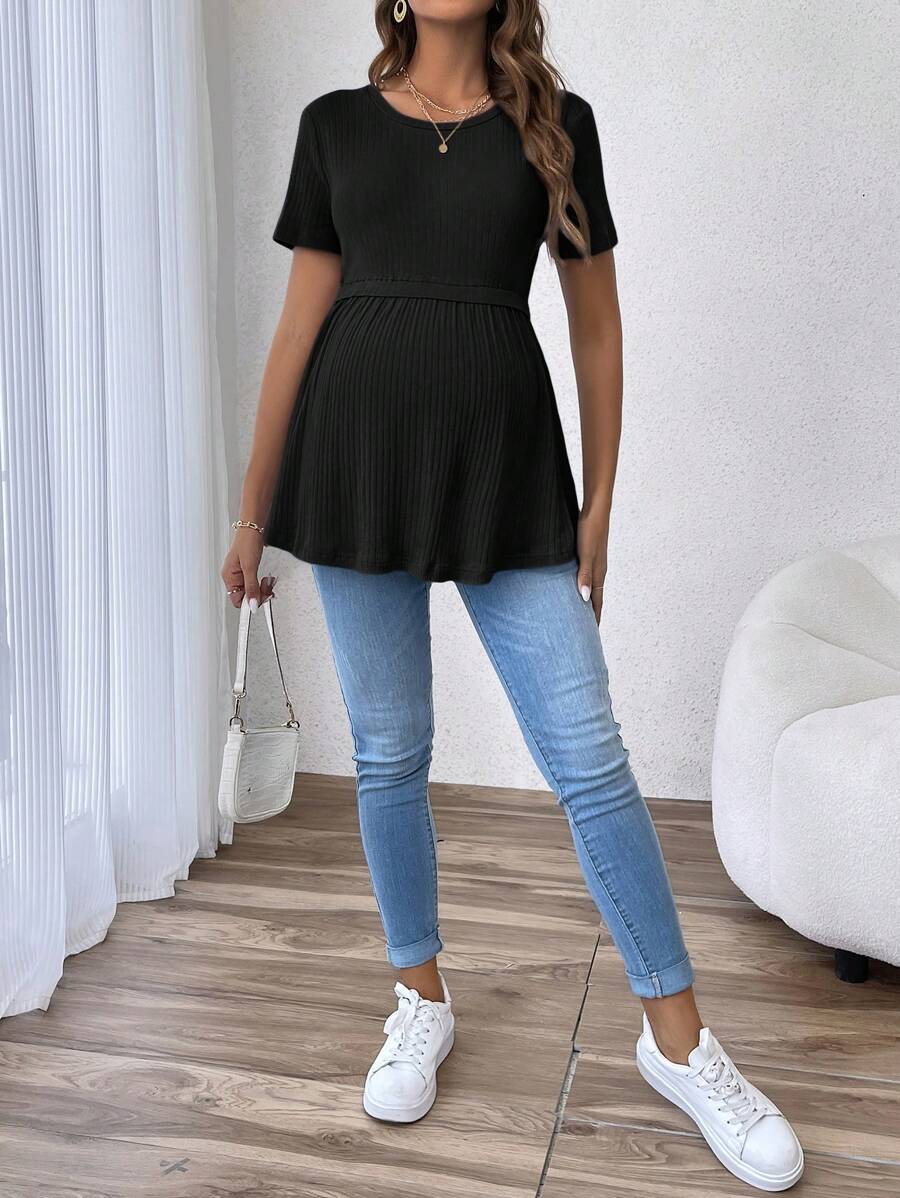 Romantic Ruffle Hem Maternity T-Shirt - Elegant Short Sleeve Round Neck Black Slim Fit Cotton Knit Top for Gender Reveal & Daily Wear