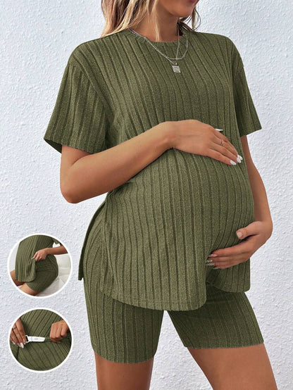Maternity Violet Purple Round Neck Short Sleeve Tee and Biker Shorts Set, Loose Fit Pocket Pregnancy Loungewear Outfit