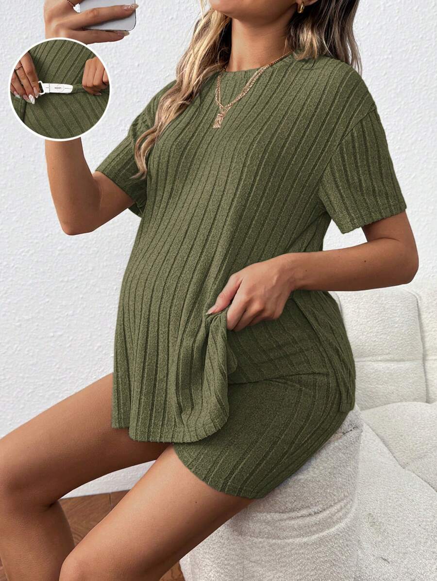 Maternity Violet Purple Round Neck Short Sleeve Tee and Biker Shorts Set, Loose Fit Pocket Pregnancy Loungewear Outfit