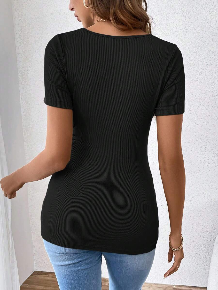 Black Short Sleeve Slim Fit Maternity Nursing T-Shirt with Round Neck and Front Twist Detail, Casual Soft Knit Street Style Tee