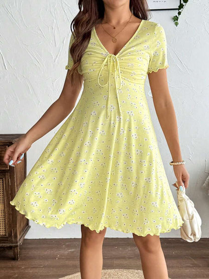 Maternity Daisy Print V-Neck Short Sleeve Dress - Ruched A-Line High Waist Floral Summer Mini Dress with Drawstring Front
