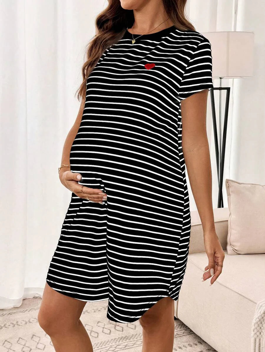 Maternity Black and White Colorblock Sleepwear Tee - Round Neck Short Sleeve Short Nightgown Loungewear with Appliques