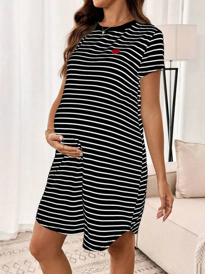 Maternity Black and White Colorblock Sleepwear Tee - Round Neck Short Sleeve Short Nightgown Loungewear with Appliques