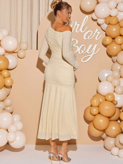 Maternity Oblique Shoulder Long Sleeve Ruched Dress Solid Color Slim Fit Elegant Pregnancy Gown for Baby Shower Fall Winter Party