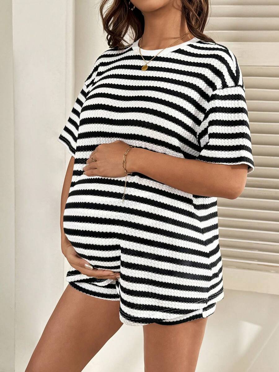 2-Piece Pink Striped Maternity Short Set - Loose Fit Round Neck Tee and Mini Shorts Casual Set for Daily Wear