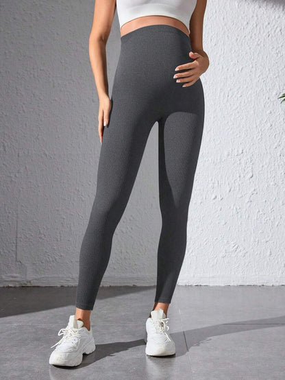 Maternity Sports Leggings - Seamless, High Waist, Cropped, Medium Stretch, Black