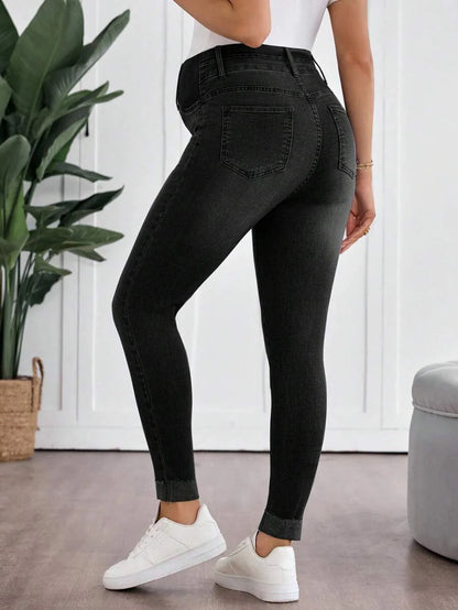 Light Wash Slim Fit Maternity Cropped Jeans with Contrast Belt Loop Detail – Elastic Waist Skinny Denim for Country Concerts & Casual Wear