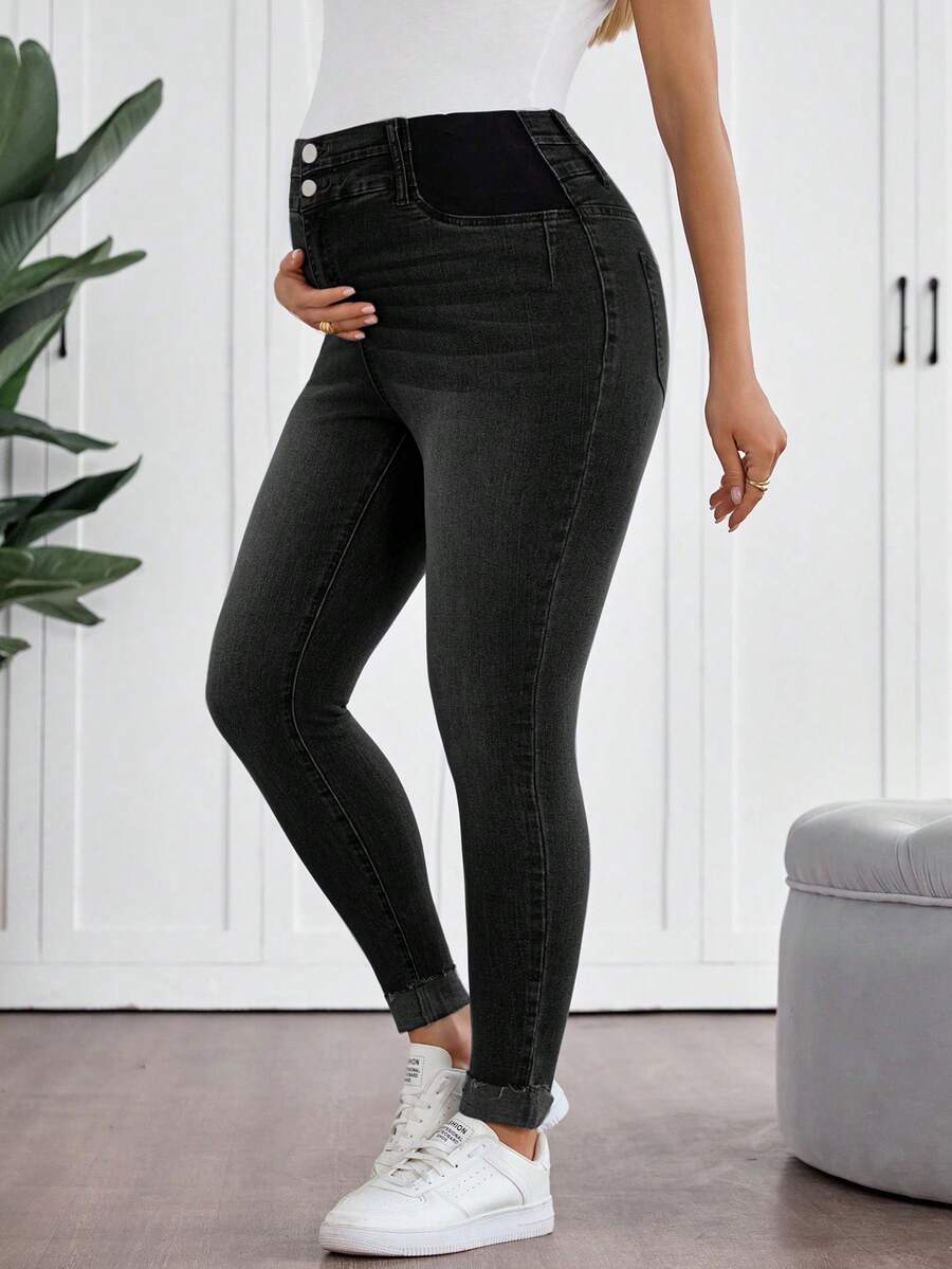 Light Wash Slim Fit Maternity Cropped Jeans with Contrast Belt Loop Detail – Elastic Waist Skinny Denim for Country Concerts & Casual Wear