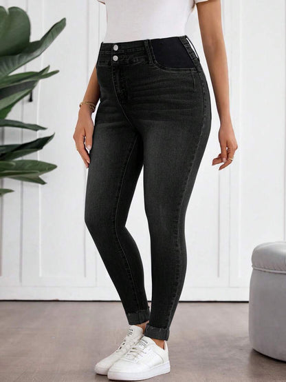 Light Wash Slim Fit Maternity Cropped Jeans with Contrast Belt Loop Detail – Elastic Waist Skinny Denim for Country Concerts & Casual Wear