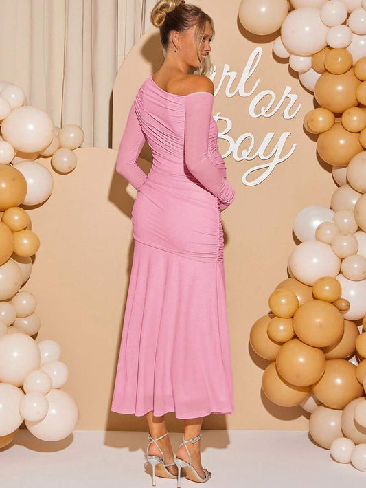 Maternity Oblique Shoulder Long Sleeve Ruched Dress Solid Color Slim Fit Elegant Pregnancy Gown for Baby Shower Fall Winter Party