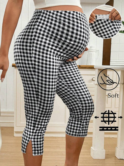 Maternity Clothes Maternity Bottoms Casual Summer Adjustable Waistband, Lace Trim At The Waistband, Black And White Checkered Maternity Leggings With A Three-Quarter Length Split. Checkered Pattern.
