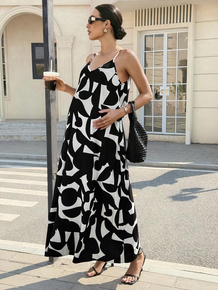 Black and White Geometric Print Maternity Cami Dress - V-Neck Spaghetti Strap Sleeveless Flared Beach Maxi Dress for Pregnancy