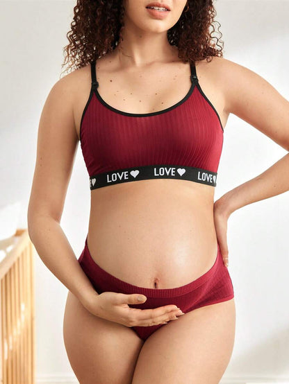 Maternity Nursing Cami Crop Top - Black Letter & Heart Print Sleeveless Wireless Bralette for Daily Comfort & Breastfeeding
