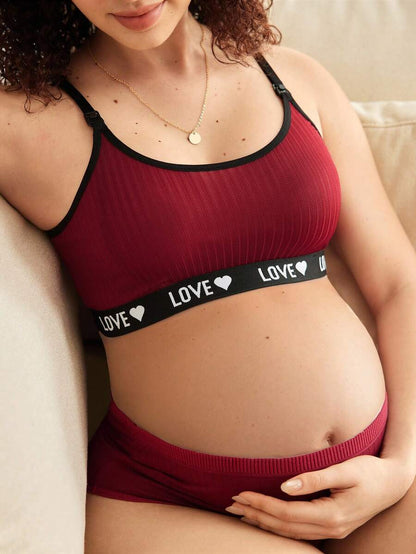 Maternity Nursing Cami Crop Top - Black Letter & Heart Print Sleeveless Wireless Bralette for Daily Comfort & Breastfeeding