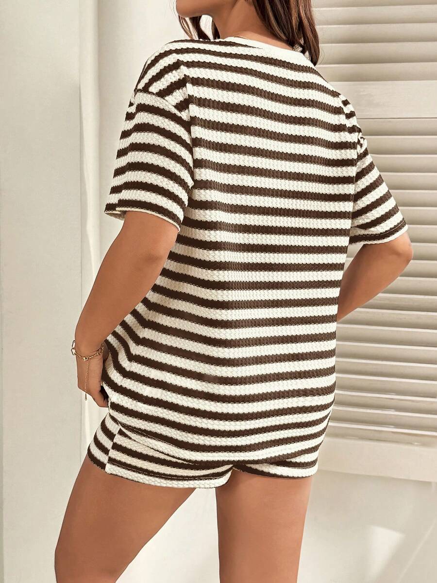 2-Piece Pink Striped Maternity Short Set - Loose Fit Round Neck Tee and Mini Shorts Casual Set for Daily Wear