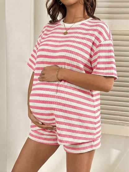 2-Piece Pink Striped Maternity Short Set - Loose Fit Round Neck Tee and Mini Shorts Casual Set for Daily Wear