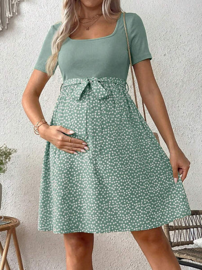 Green Ditsy Floral Maternity Summer Dress - Square Neck Short Sleeve A-Line High Waist Casual Beach Mini Dress