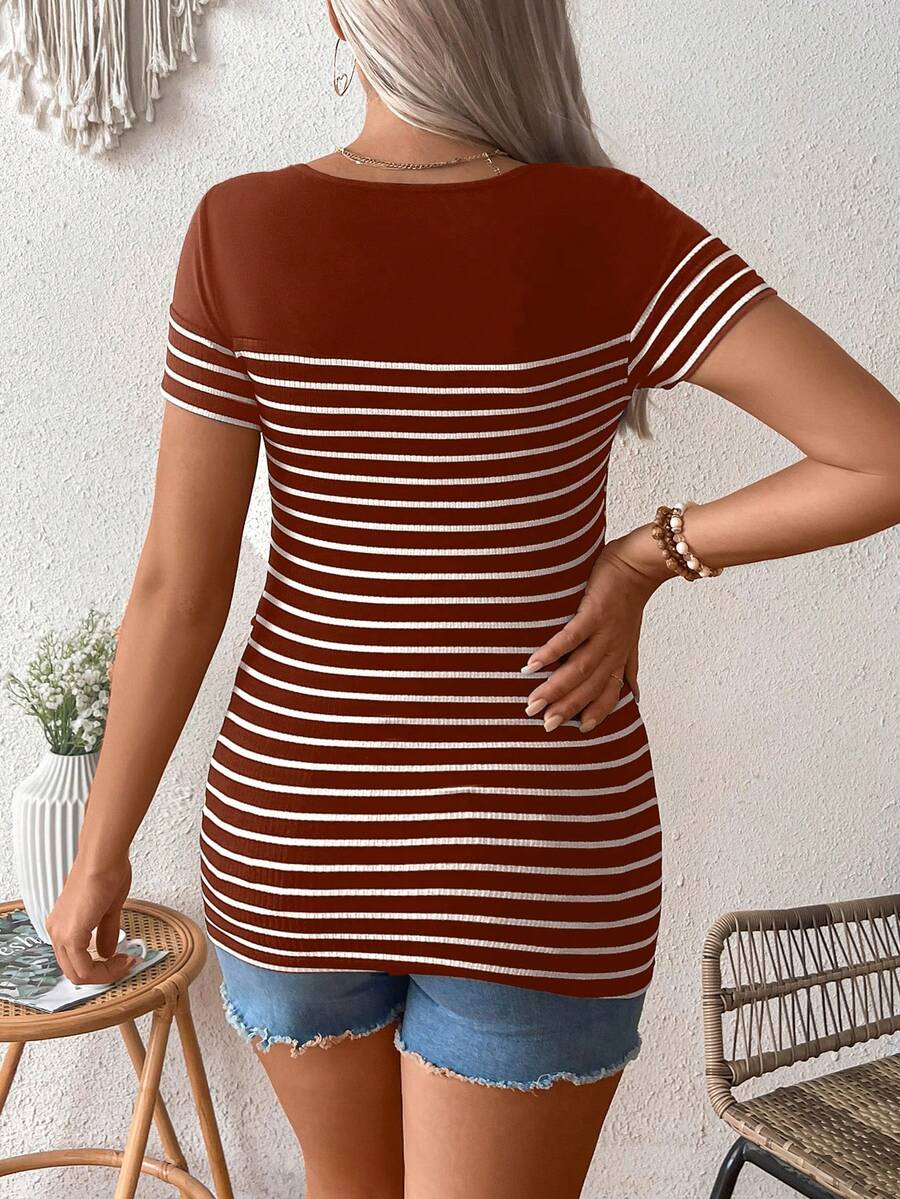 Maternity Colorblock Striped Short Sleeve Nursing T-Shirt - Slim Fit Rib-Knit Breastfeeding Scoop Neck Top