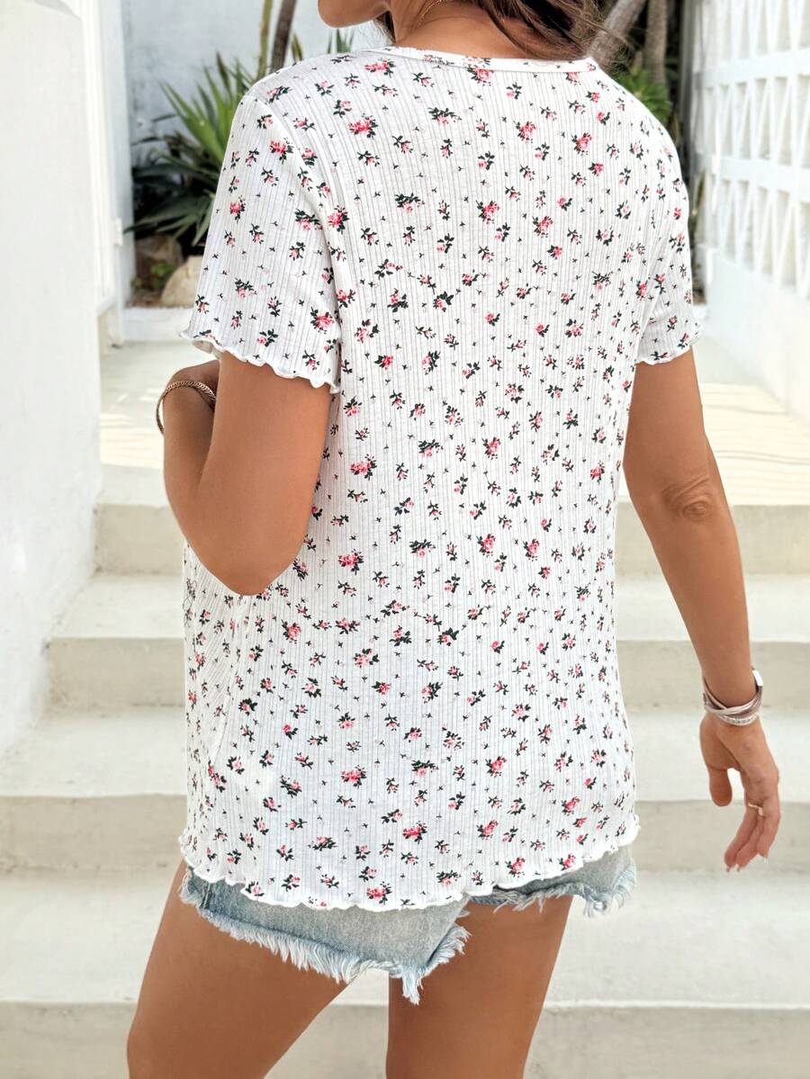 Pink Ditsy Floral Batwing Sleeve Maternity T-Shirt - Short Sleeve Round Neck Knitted Top for Casual Holiday Style