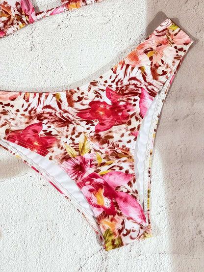 Swim Vcay 2026 Spring/Summer Women's Spaghetti Strap Halter Neck Black Base White Polka Dot Random Print Sweet Cute Side High Cut Bikini Swimwear 2-Piece Set Vacation Bikini Set Pink Bikini Set High Leg Bikini Set Modest Bikini Set Bikini Set