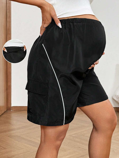 Black Maternity Cargo Shorts with Adjustable Ultra High Waist - Loose Fit Casual Summer Pregnant Clothes with Pockets - Comfortable Woven Maternity Pants