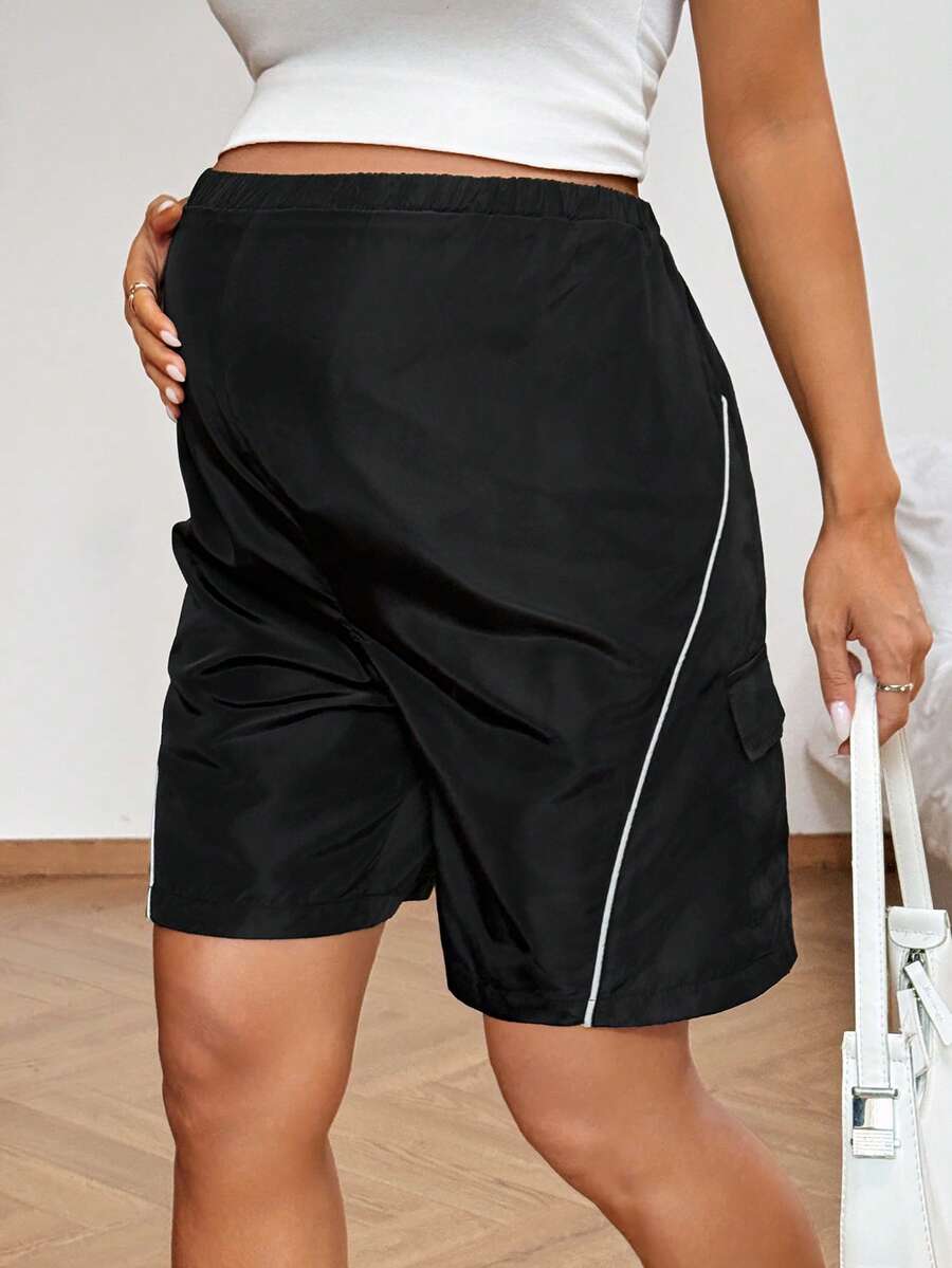 Black Maternity Cargo Shorts with Adjustable Ultra High Waist - Loose Fit Casual Summer Pregnant Clothes with Pockets - Comfortable Woven Maternity Pants