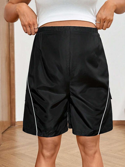 Black Maternity Cargo Shorts with Adjustable Ultra High Waist - Loose Fit Casual Summer Pregnant Clothes with Pockets - Comfortable Woven Maternity Pants