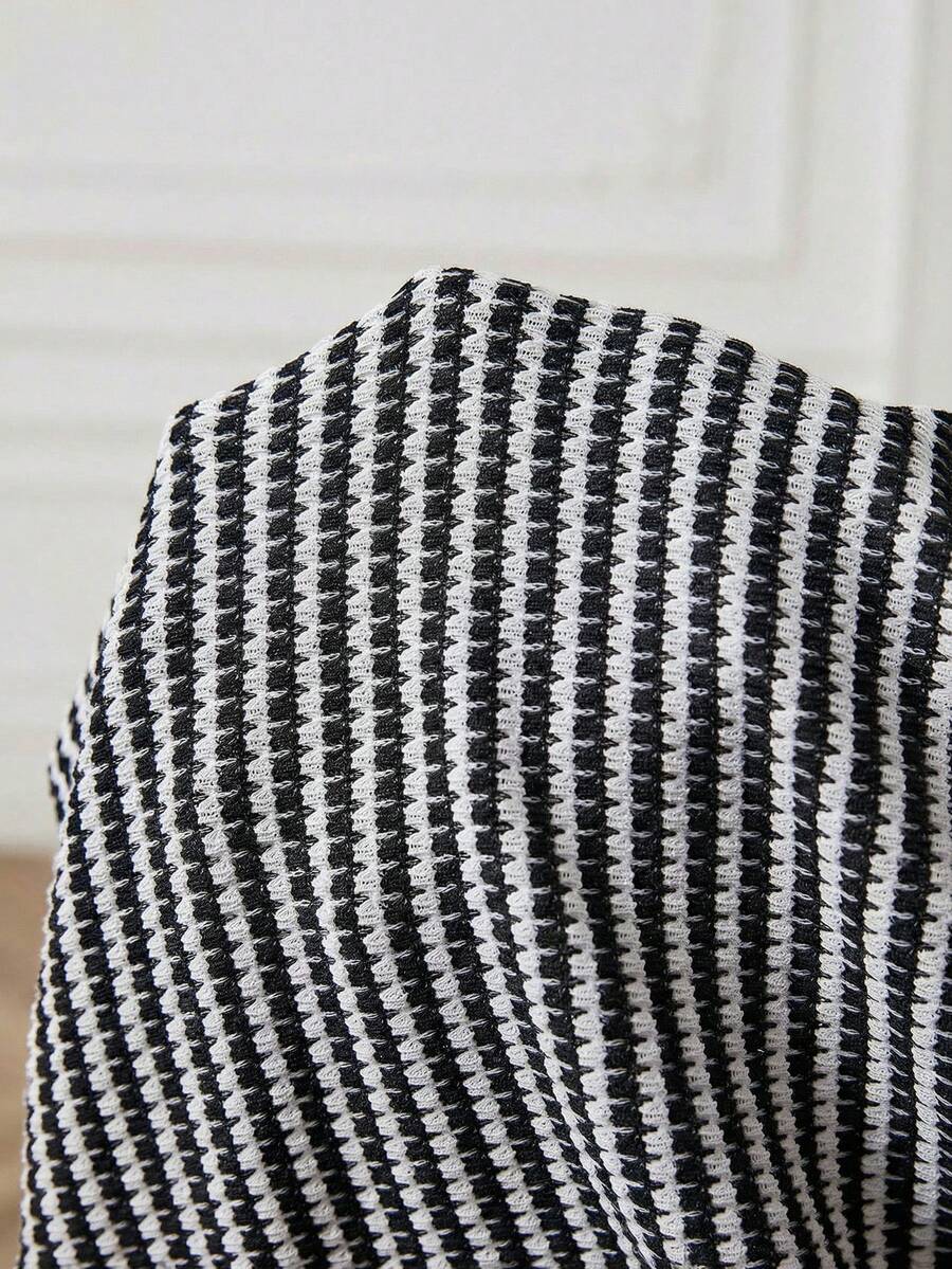 Maternity V-Neck Single-Breasted Striped Tank Top Slim Fit Baby Blue Knitted Sleeveless Shirt for Casual Street Style