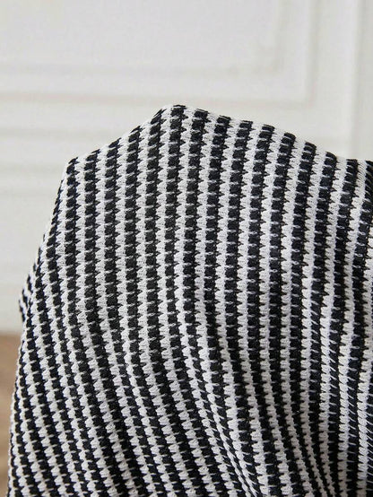 Maternity V-Neck Single-Breasted Striped Tank Top Slim Fit Baby Blue Knitted Sleeveless Shirt for Casual Street Style