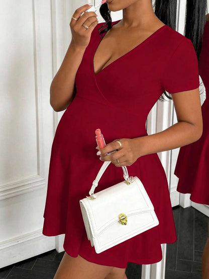 Elegant Red V-Neck Short Sleeve Maternity Dress - High Waist A-Line Summer Holiday Dress for Women