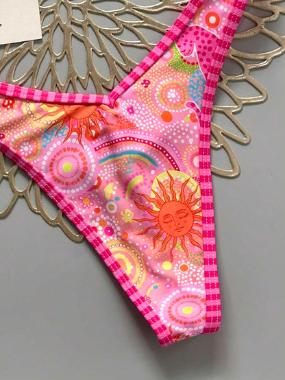 Women's 2-Piece Boho Halter Bikini Set - Gold Accessory, High-Cut, Floral Print, Multicolor