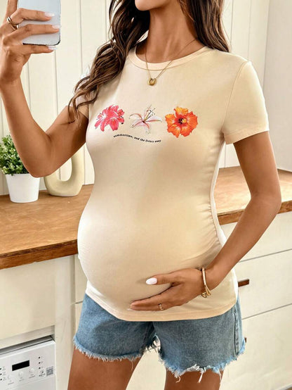 Apricot Fruit Print Maternity Slim Fit T-Shirt with Round Neck and Short Sleeves – Comfortable Stretchy Summer Pregnancy Top for Vacation