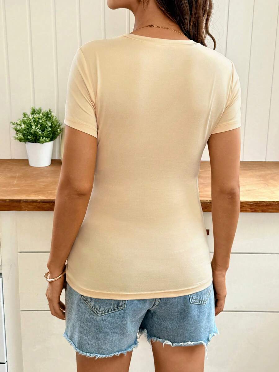 Apricot Fruit Print Maternity Slim Fit T-Shirt with Round Neck and Short Sleeves – Comfortable Stretchy Summer Pregnancy Top for Vacation