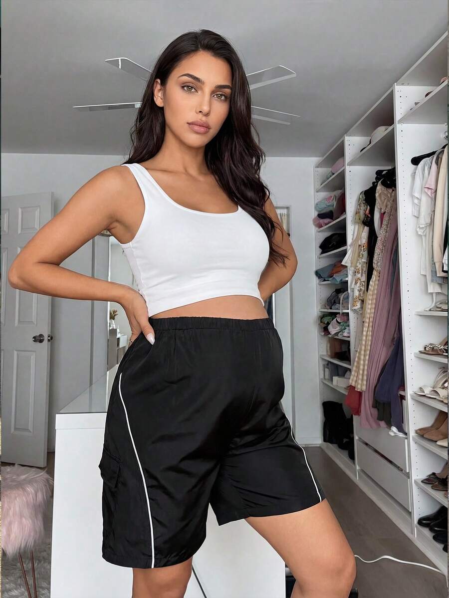 Black Maternity Cargo Shorts with Adjustable Ultra High Waist - Loose Fit Casual Summer Pregnant Clothes with Pockets - Comfortable Woven Maternity Pants