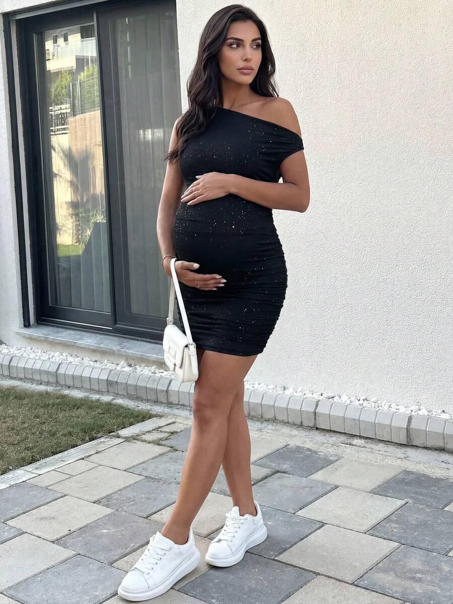 Black Shiny Ruched Maternity Bodycon Dress Asymmetrical Shoulder Slim Fit Elegant Short Sleeve Party Dress for Pregnancy