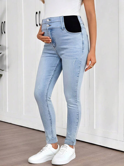 Light Wash Slim Fit Maternity Cropped Jeans with Contrast Belt Loop Detail – Elastic Waist Skinny Denim for Country Concerts & Casual Wear