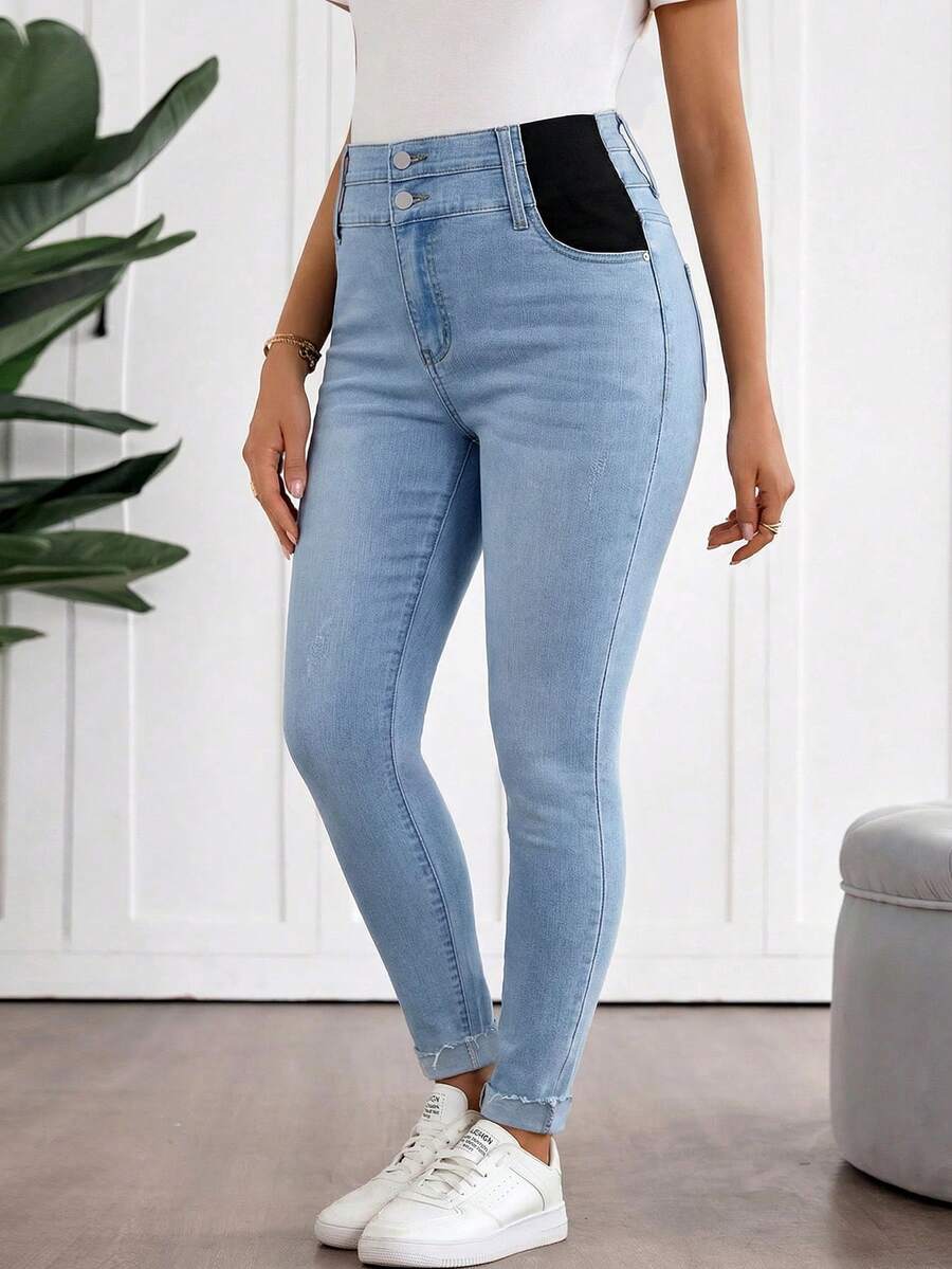 Light Wash Slim Fit Maternity Cropped Jeans with Contrast Belt Loop Detail – Elastic Waist Skinny Denim for Country Concerts & Casual Wear