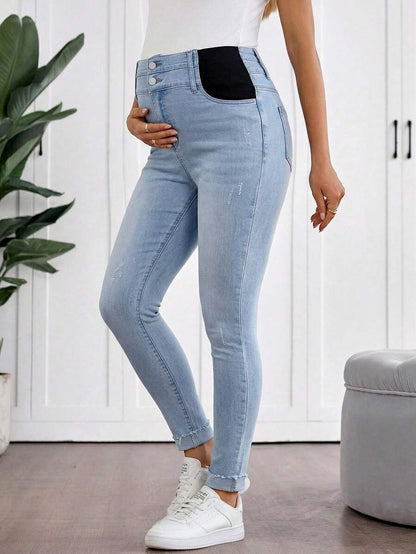 Light Wash Slim Fit Maternity Cropped Jeans with Contrast Belt Loop Detail – Elastic Waist Skinny Denim for Country Concerts & Casual Wear