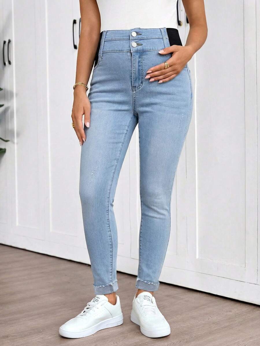 Light Wash Slim Fit Maternity Cropped Jeans with Contrast Belt Loop Detail – Elastic Waist Skinny Denim for Country Concerts & Casual Wear