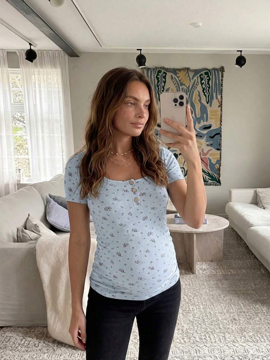 Maternity Grey Ditsy Floral Square Neck Short Sleeve T-Shirt - Slim Fit Knitted Summer Top for Pregnant Women