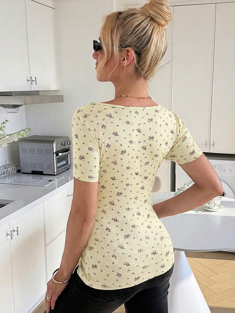 Maternity Grey Ditsy Floral Square Neck Short Sleeve T-Shirt - Slim Fit Knitted Summer Top for Pregnant Women