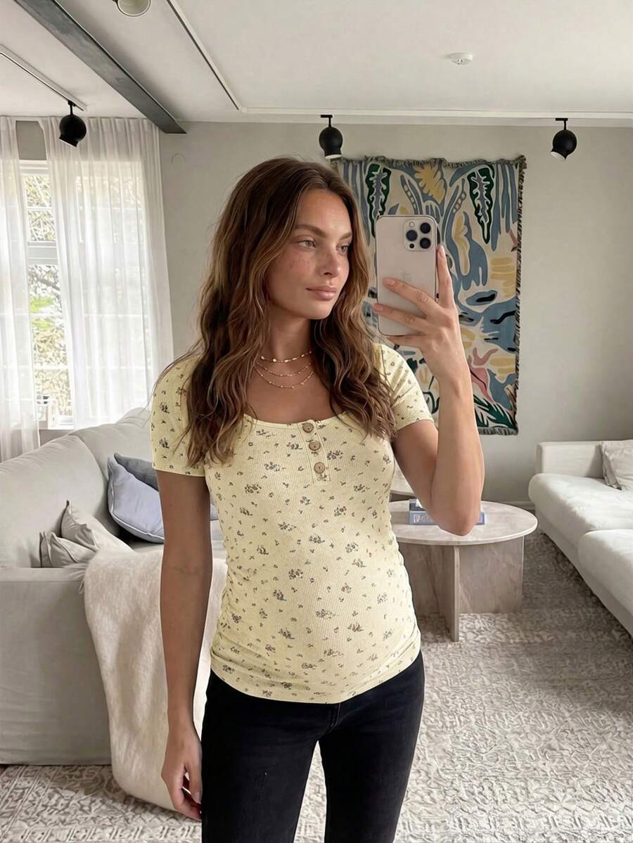 Maternity Grey Ditsy Floral Square Neck Short Sleeve T-Shirt - Slim Fit Knitted Summer Top for Pregnant Women